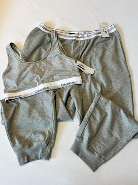 Calvin Klein Gray Racerback/Jogger Lounge Set w/ Logo Band | Women’s XL